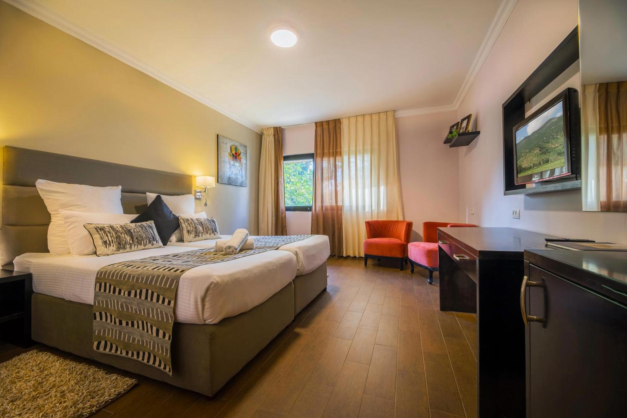 C Hotel Neve Ilan Ngoại thất bức ảnh