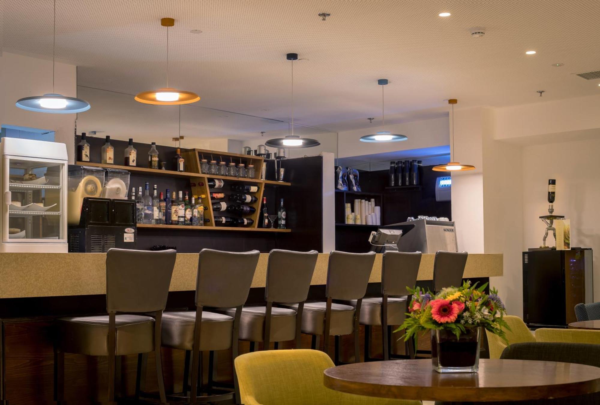 C Hotel Neve Ilan Ngoại thất bức ảnh