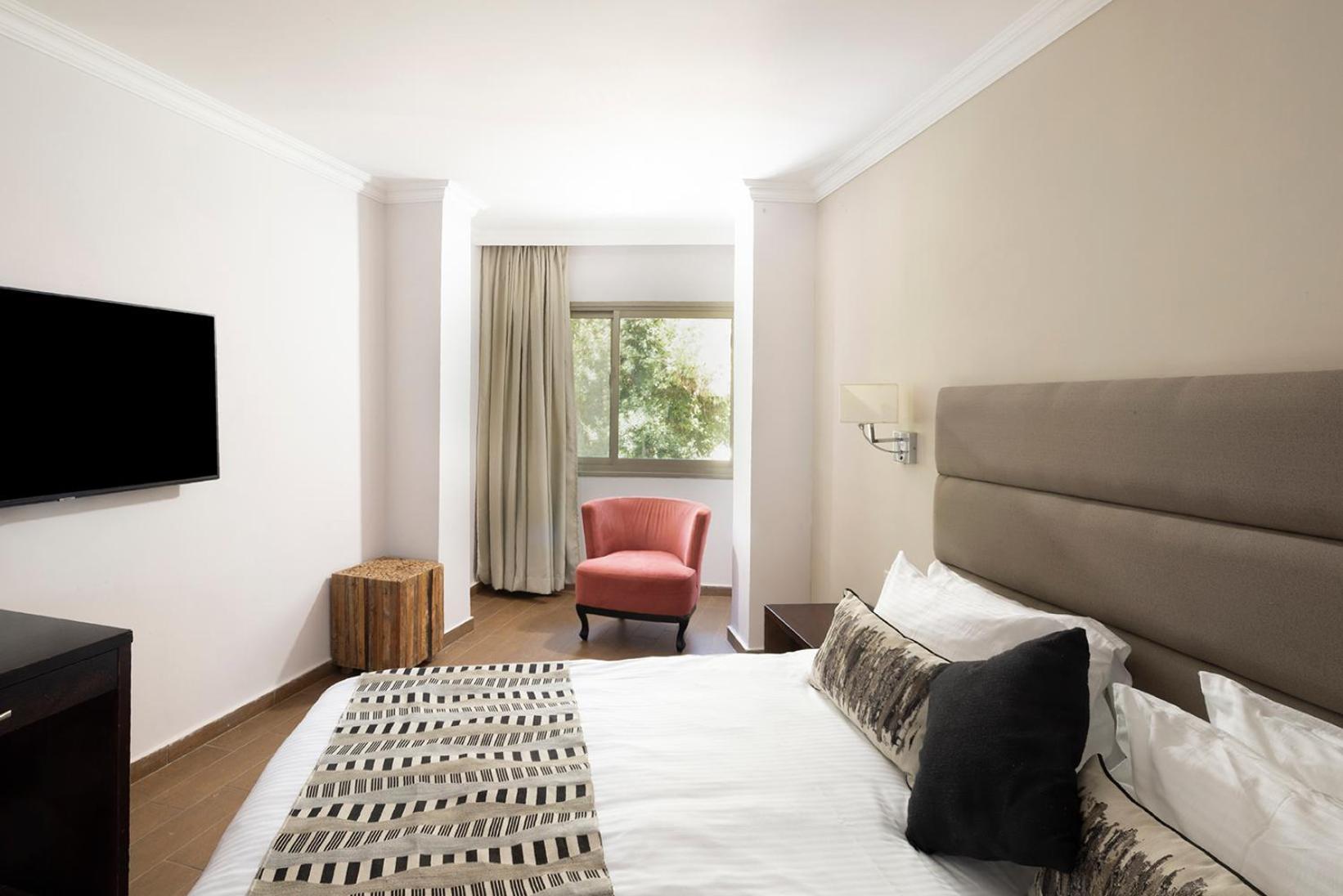 C Hotel Neve Ilan Ngoại thất bức ảnh