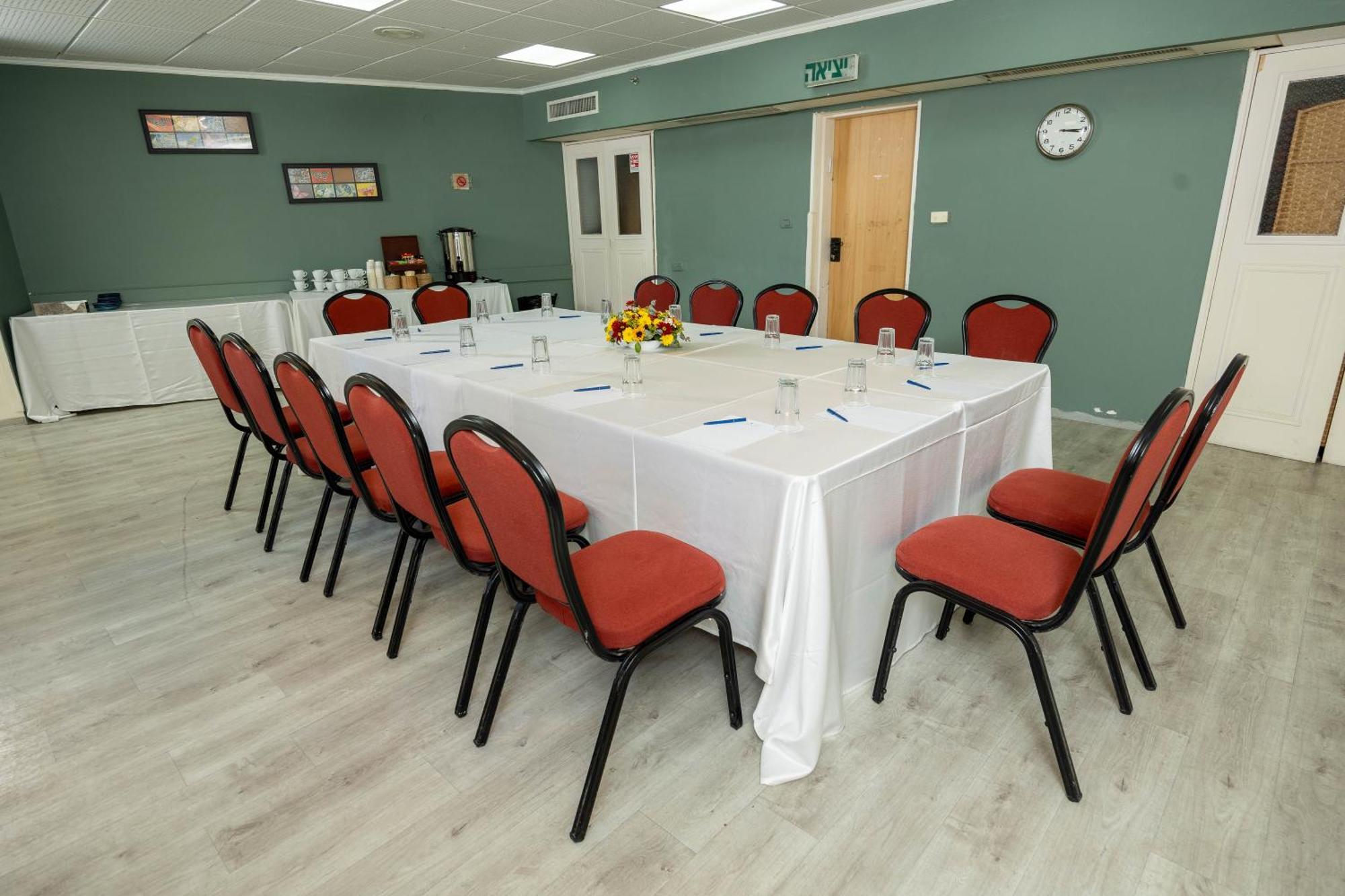 C Hotel Neve Ilan Ngoại thất bức ảnh